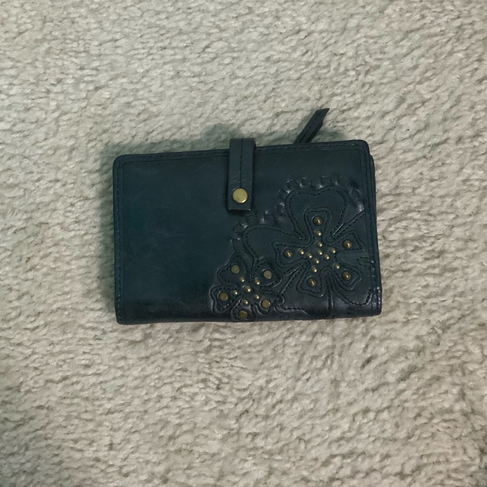 Black leather fossil wallet